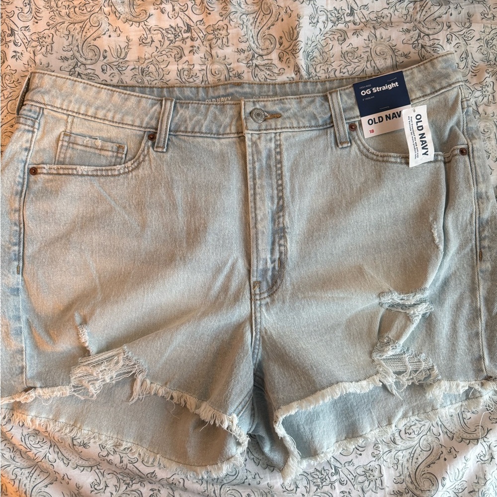 Old Navy Light Wash Distressed Jean Shorts 18
